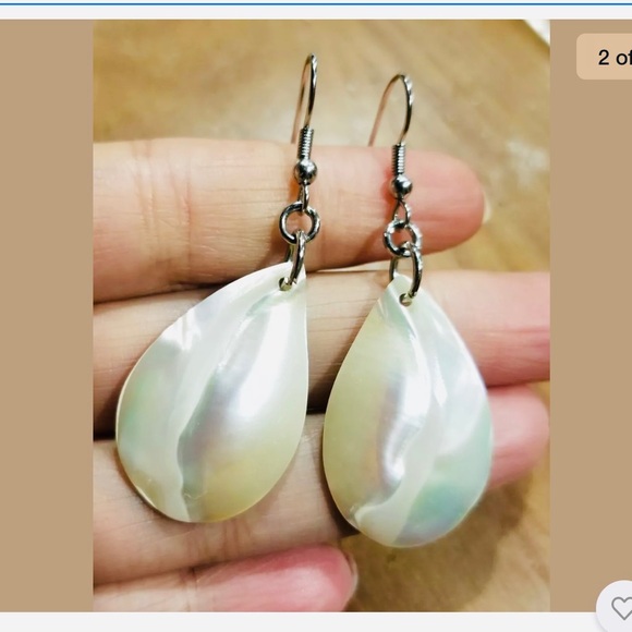 Teardrop Nautilus Shell 🐚 Earring - Picture 2 of 3